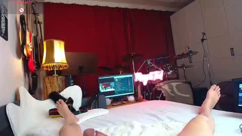 Snapshot of foxyandted chatting on 10.08.25 FoxyandTed online show from 10.08.25