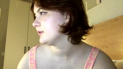 Snapshot of foxydollkate chatting on 07.21.26 Kate online show from 07.21.26