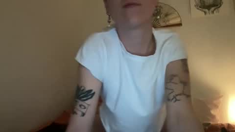 Snapshot of fragariia chatting on 05.10.26 Chlo online show from 05.10.26