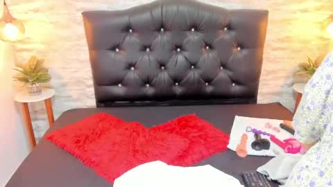 Snapshot of francesca_bbw chatting on 05.30.26 online show from 05.30.26