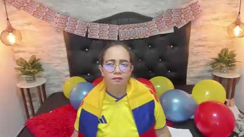 Snapshot of francesca_bbw chatting on 06.18.26 online show from 06.18.26
