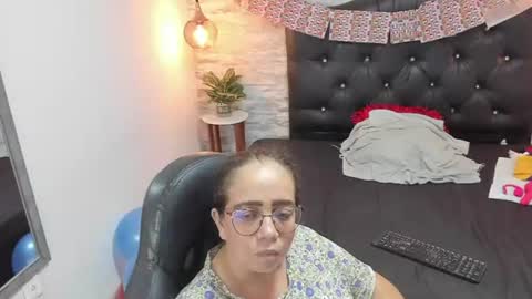 Snapshot of francesca_bbw chatting on 06.18.26 online show from 06.18.26