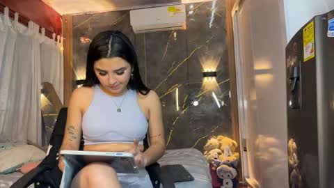 Snapshot of francheska_baby chatting on 12.18.25 Dynamic roles online show from 12.18.25