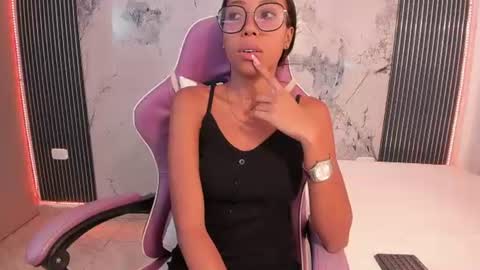 Laura online show from 06.12.26