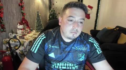 Snapshot of francoisroy chatting on 12.05.24 Juan online show from 12.05.24