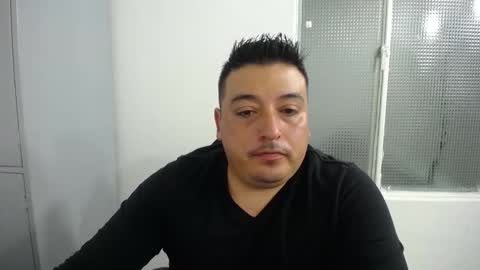 Snapshot of francoisroy chatting on 11.26.25 Juan online show from 11.26.25