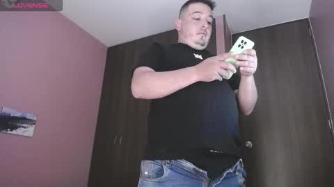 Snapshot of francoisroy chatting on 03.15.26 Juan online show from 03.15.26