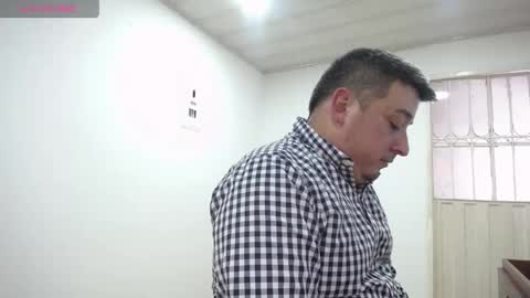 Snapshot of francoisroy chatting on 04.30.26 Juan online show from 04.30.26
