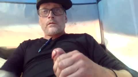 Snapshot of franklyzappa chatting on 11.05.25 Girth Brookes online show from 11.05.25