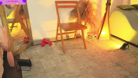 Snapshot of fransheskarossi_ chatting on 05.19.26 Fransheska online show from 05.19.26