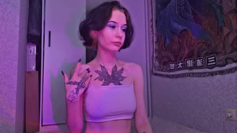 mistress Bastet and  mintcola online show from 10.20.25