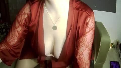 Snapshot of frauket chatting on 04.14.26 FrauKet online show from 04.14.26