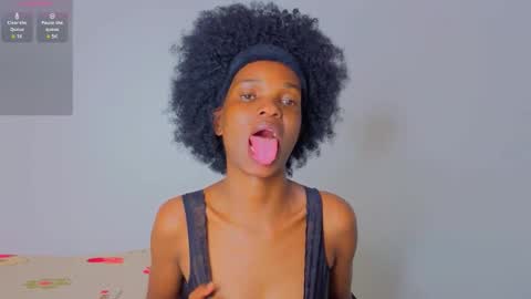 Nessa-Independent model online show from 11.17.25