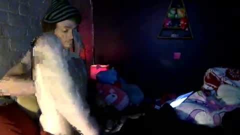 Snapshot of freaktwink420 chatting on 09.18.25 Squirrel twink online show from 09.18.25