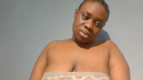 Snapshot of freaky_slut5 chatting on 12.02.25 freaky slut5 online show from 12.02.25