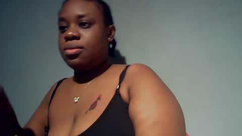 Snapshot of freaky_slut5 chatting on 12.19.25 freaky slut5 online show from 12.19.25