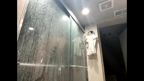 Snapshot of freakybubba chatting on 09.27.25 Freakybubba online show from 09.27.25