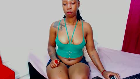 FreakyScarlet00 online show from 10.19.25