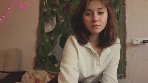 Mia online show from 04.24.26