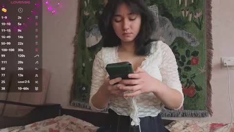 Mia online show from 04.30.26