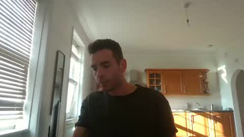 Snapshot of frenchbdmaninlondon chatting on 10.12.25 Horny Paul online show from 10.12.25