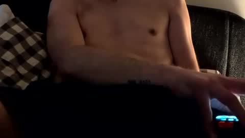 Snapshot of frenchymontreal chatting on 01.12.26 frenchymontreal online show from 01.12.26