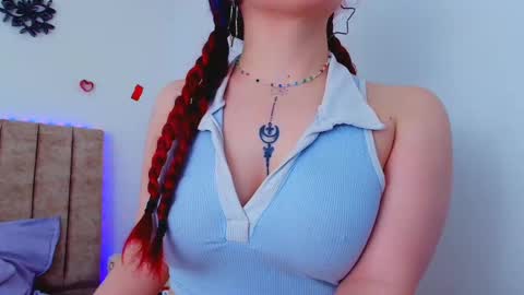 Snapshot of fresita_rojita chatting on 09.15.25 Charick online show from 09.15.25