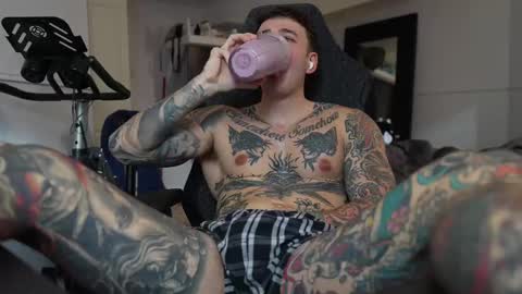 Snapshot of frewfun chatting on 03.11.25 cameron online show from 03.11.25