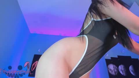 Snapshot of freyazimmerman_ chatting on 09.21.25 Pau. online show from 09.21.25