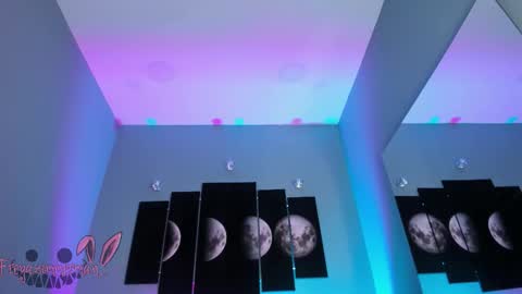 Snapshot of freyazimmerman_ chatting on 11.04.25 Pau. online show from 11.04.25