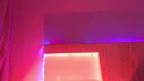 FREYJA LOREN online show from 12.13.24