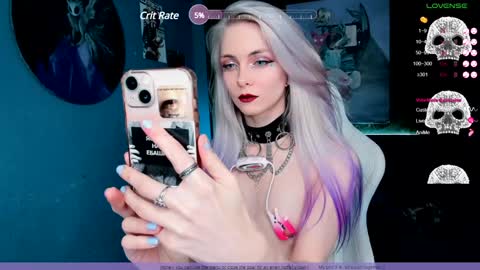 Snapshot of frida_fortune chatting on 01.06.25 Frida A boost to fortune for the one who gives a thumbs up and a bonus lucky for those who support me by joining the fanclub online show from 01.06.25