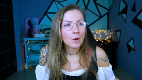 Frida Tander online show from 12.22.24