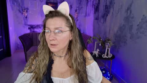 Frida Tander online show from 12.28.24