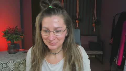 Frida Tander online show from 01.08.25