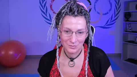 Frida Tander online show from 09.30.25