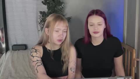 Snapshot of friend_zone_ chatting on 01.17.26 friend_zone_ online show from 01.17.26