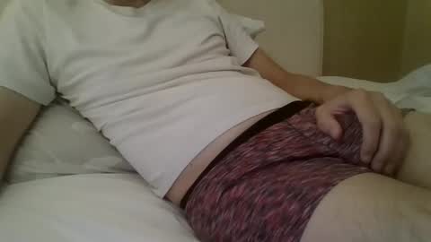 Snapshot of friendly_frank_18 chatting on 10.05.25 friendly_frank_18 online show from 10.05.25