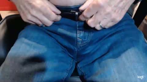 Snapshot of friskyfingers48 chatting on 12.17.24 Free Cum Show online show from 12.17.24