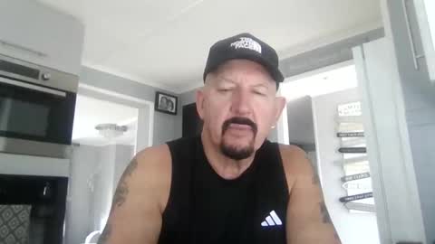 Snapshot of friskyneedsum chatting on 10.28.25 bob online show from 10.28.25