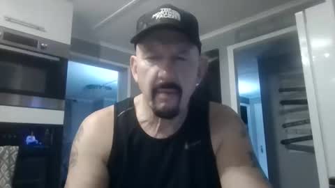 Snapshot of friskyneedsum chatting on 11.06.25 bob online show from 11.06.25