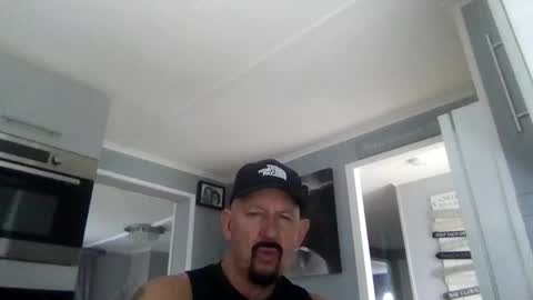 Snapshot of friskyneedsum chatting on 11.11.25 bob online show from 11.11.25