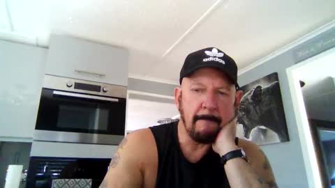 Snapshot of friskyneedsum chatting on 03.10.26 bob online show from 03.10.26