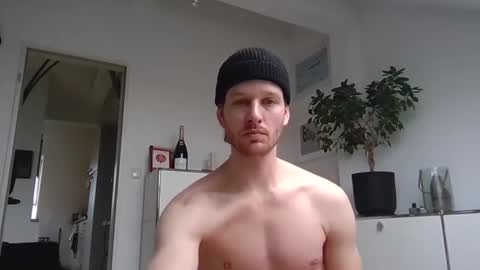 Snapshot of frozenyoga chatting on 02.20.25 frozenyoga online show from 02.20.25