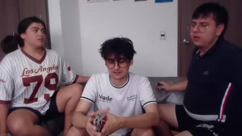 Snapshot of fuck_blow chatting on 11.16.25 uwu online show from 11.16.25