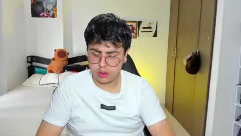 Snapshot of fuck_blow chatting on 12.14.25 uwu online show from 12.14.25