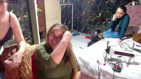 Snapshot of fuck_me_baby17 chatting on 03.20.26 fuck_me_baby17 online show from 03.20.26