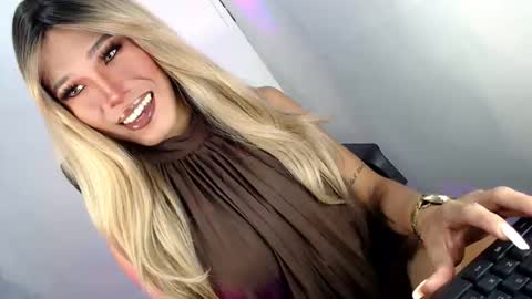 sweetyJENNY online show from 04.17.26