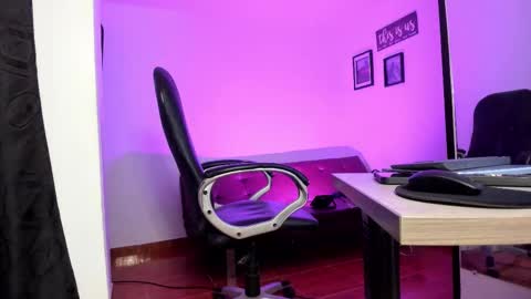 Snapshot of fuckerwate chatting on 10.31.25 SERGIO THE SEX LAWYER online show from 10.31.25