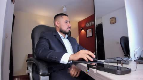 Snapshot of fuckerwate chatting on 04.10.26 SERGIO THE SEX LAWYER online show from 04.10.26